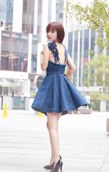 年轻漂亮的瘦子